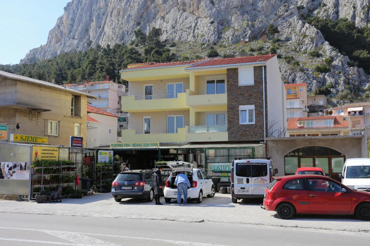 Apartments With A Parking Space Omis - 10362 Exterior foto